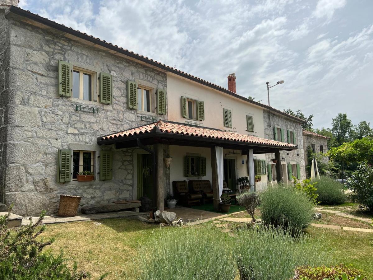 Villa Mavrici, Neighbors Free Бузет Экстерьер фото