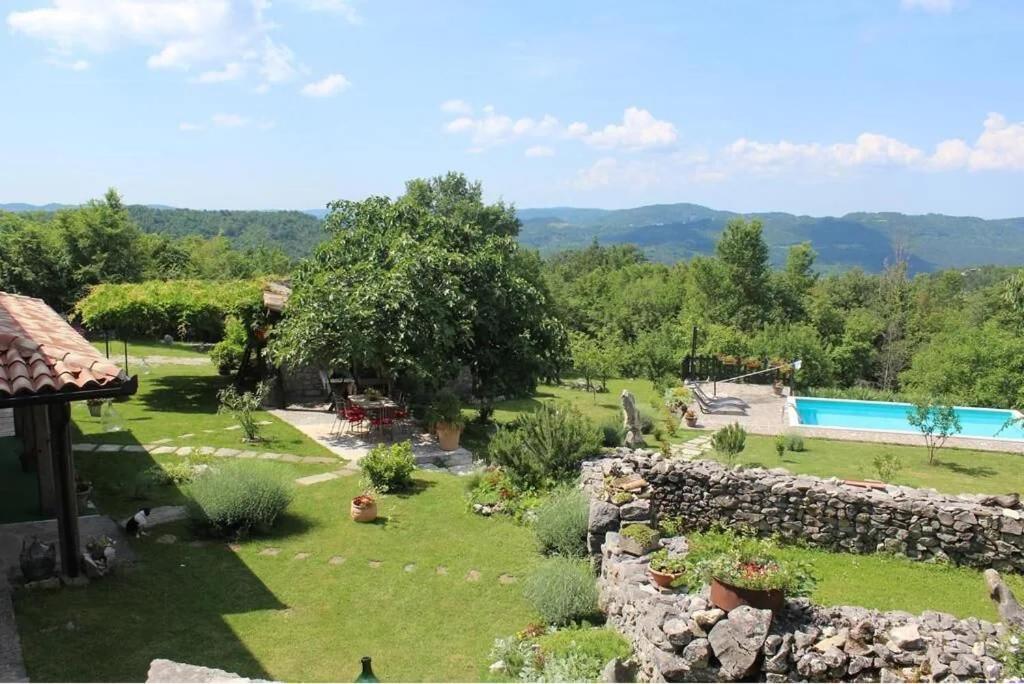 Villa Mavrici, Neighbors Free Бузет Экстерьер фото