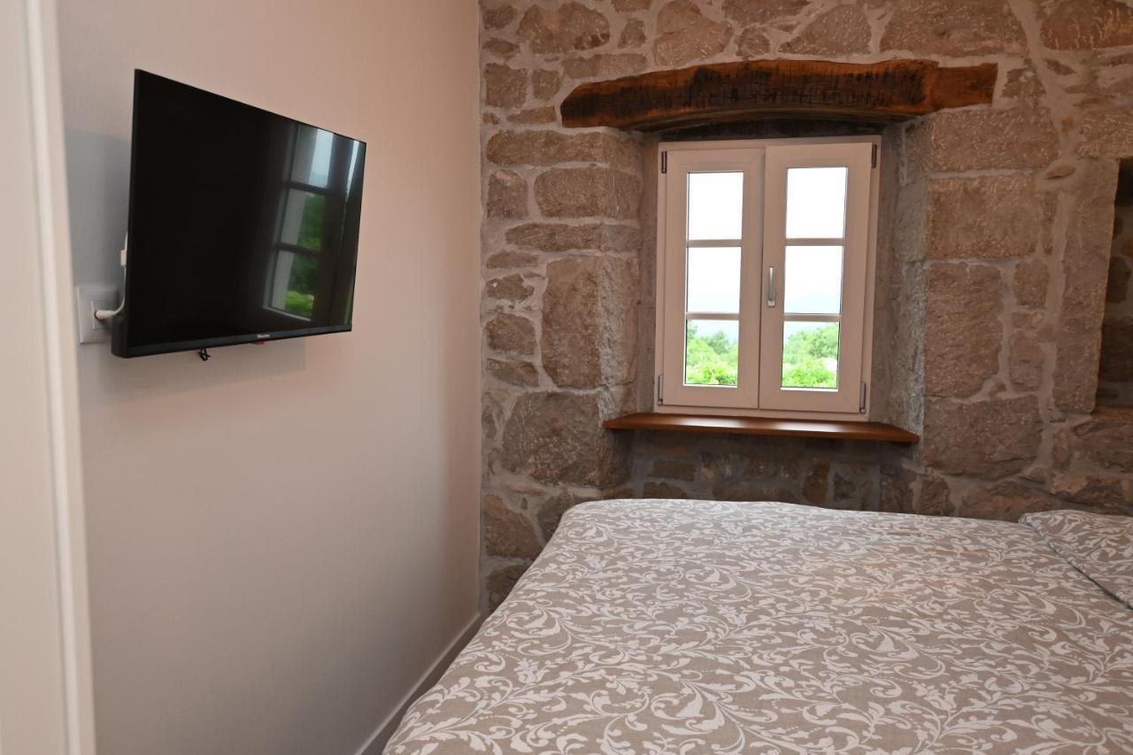 Villa Mavrici, Neighbors Free Бузет Экстерьер фото