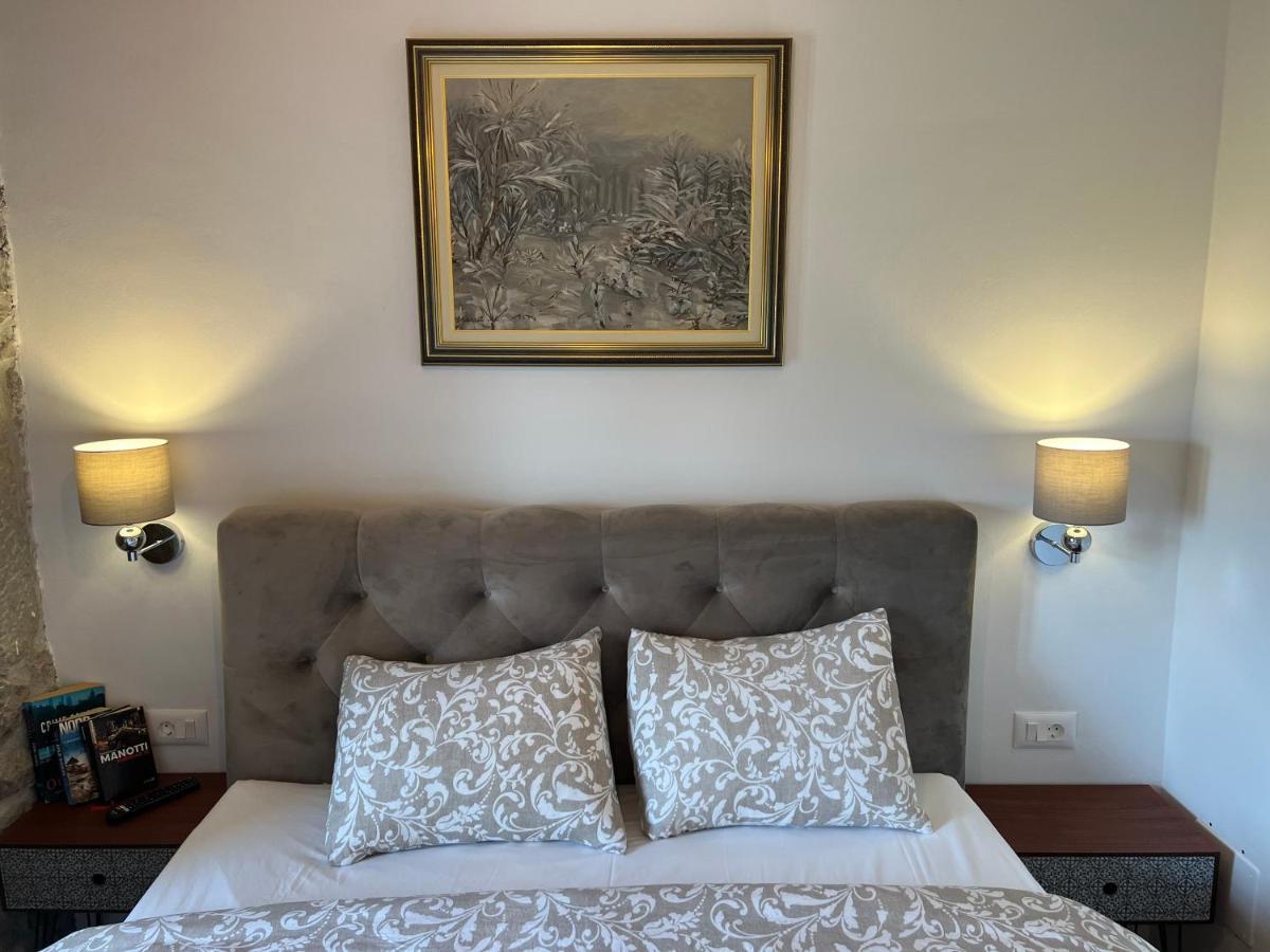 Villa Mavrici, Neighbors Free Бузет Экстерьер фото