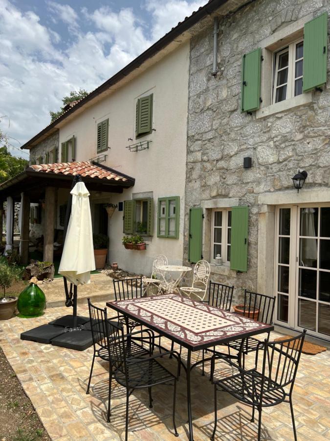 Villa Mavrici, Neighbors Free Бузет Экстерьер фото