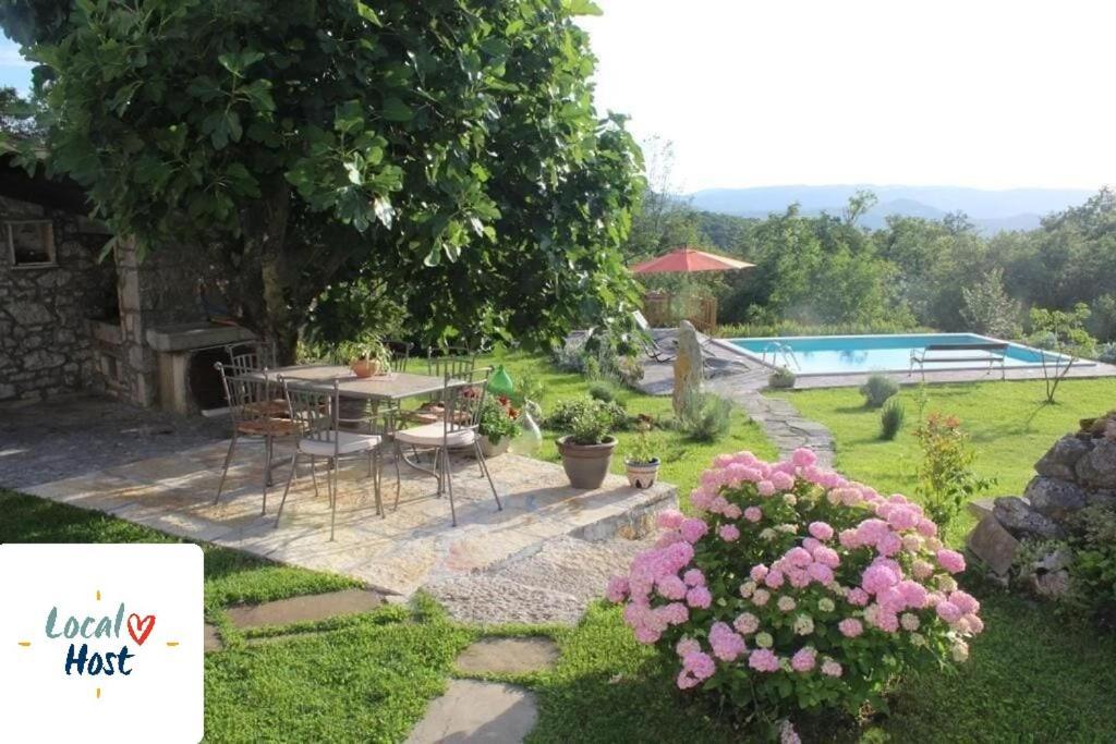 Villa Mavrici, Neighbors Free Бузет Экстерьер фото