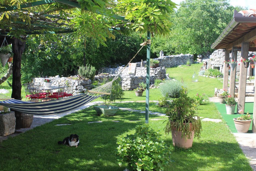 Villa Mavrici, Neighbors Free Бузет Экстерьер фото