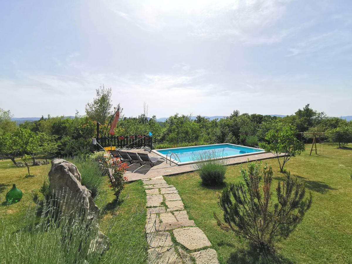 Villa Mavrici, Neighbors Free Бузет Экстерьер фото
