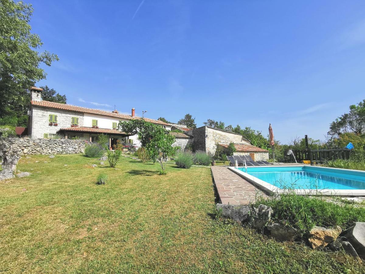 Villa Mavrici, Neighbors Free Бузет Экстерьер фото
